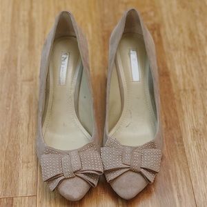 Bow Wedge Pumps